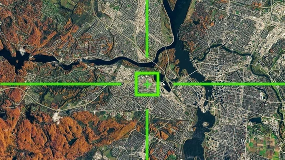 Satelittenbild mit Fadenkreuz zu bestimmten Geokoordinaten